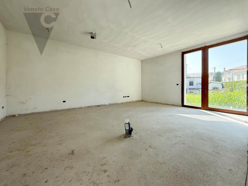 NOVENTA PADOVANA - NUOVE BIFAMILIARI ALLO STATO GREZZO AVANZATO
Proponiamo in vendita, in zona ce...