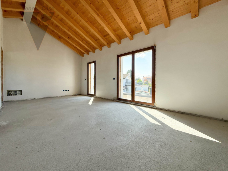 NOVENTA PADOVANA - NUOVE BIFAMILIARI ALLO STATO GREZZO AVANZATO
Proponiamo in vendita, in zona ce...