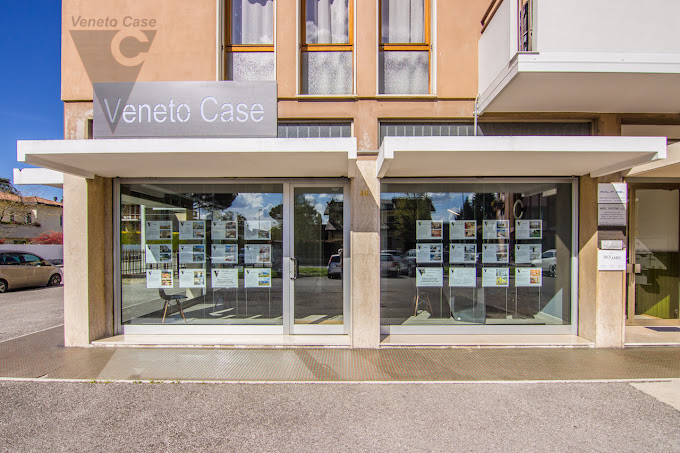 NOVENTA PADOVANA - ULTIMA PORZIONE DISPONIBILE
Proponiamo in vendita, in zona centralissima nella...