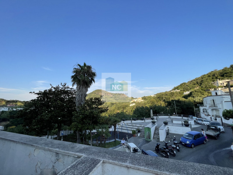 In un incantevole angolo di Barano d'Ischia, nella zona di Valotiere, a due passi dalla rinomata ...