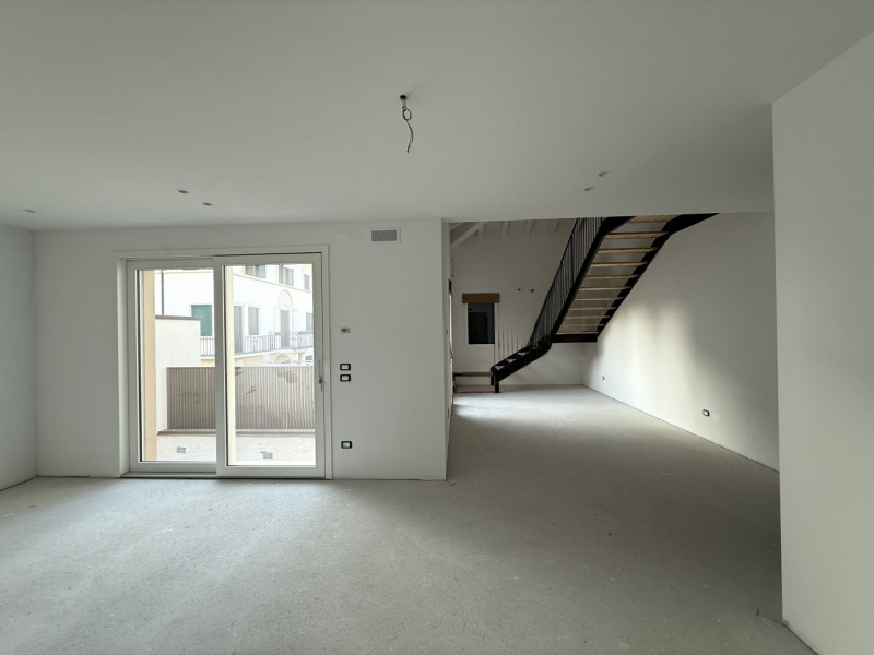 (Per INFO Roberto 3453195338) A Castelfranco Veneto, in zona residenziale a poche centinaia di me...