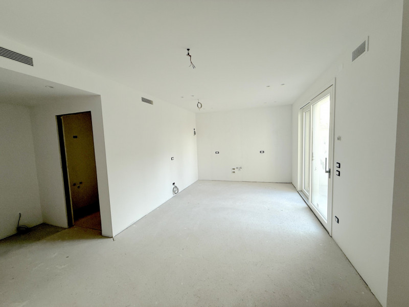 (Per INFO Roberto 3453195338) A Castelfranco Veneto, in zona residenziale a poche centinaia di me...