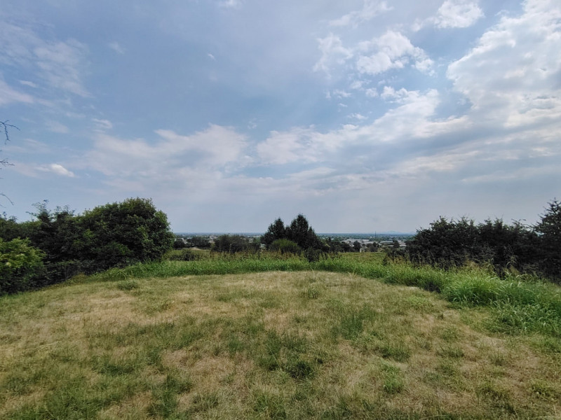 Scopri questa affascinante villa contemporanea situata nel cuore di Montebelluna, una delle local...