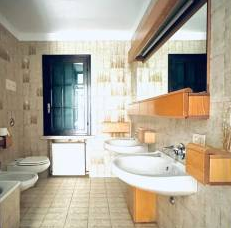 Scopri questa affascinante villa contemporanea situata nel cuore di Montebelluna, una delle local...