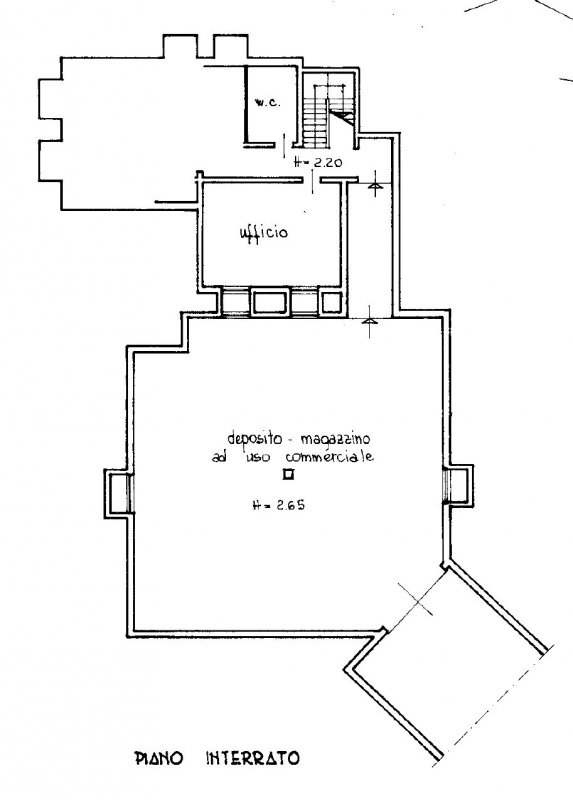 Scopri questa affascinante villa contemporanea situata nel cuore di Montebelluna, una delle local...