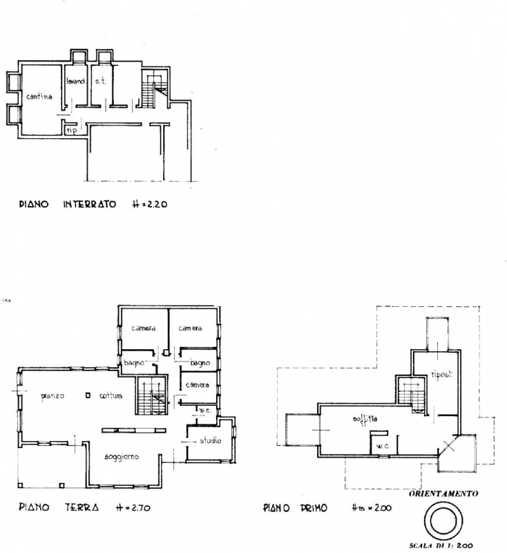 Scopri questa affascinante villa contemporanea situata nel cuore di Montebelluna, una delle local...
