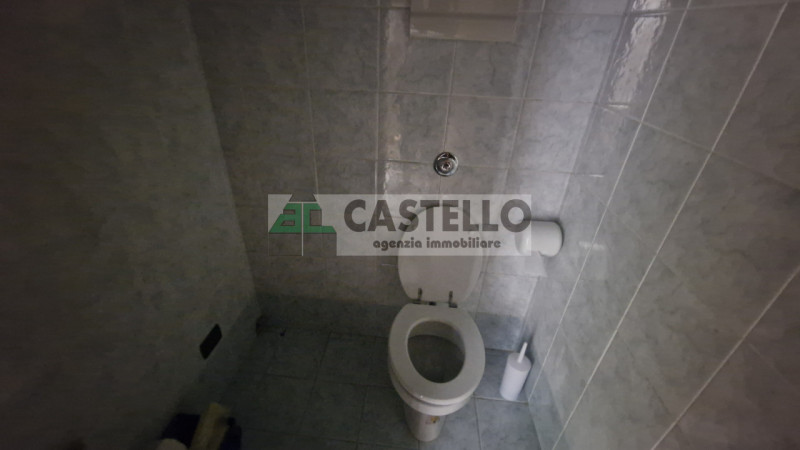 Padova zona Montà vicinanze Ponterotto proponiamo negozio di ~70mq netti, con vetrine, dotato di ...