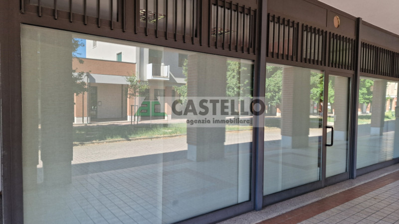 Padova zona Montà vicinanze Ponterotto proponiamo negozio di ~70mq netti, con vetrine, dotato di ...