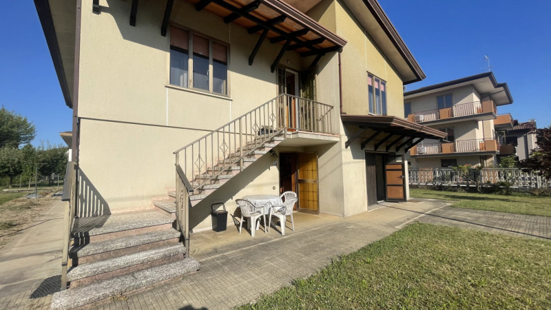 SAN DONA’ DI PIAVE: Classe Energetica F 174,14 Kwh/m2 anno: In tranquillo quartiere residenziale,...