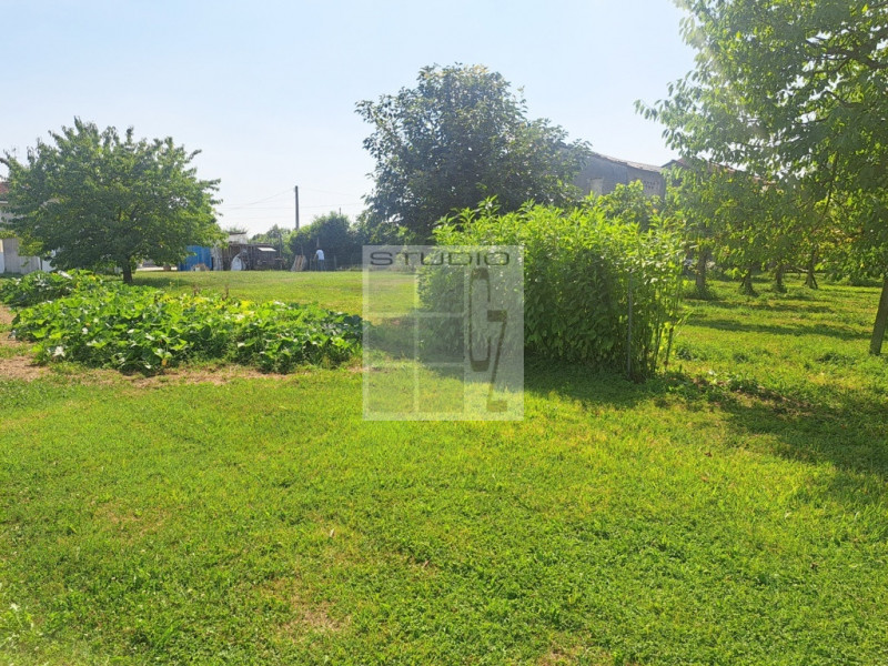 Proponiamo in vendita soluzione di RUSTICO sviluppato su due livelli.
L'immobile è circondato da ...