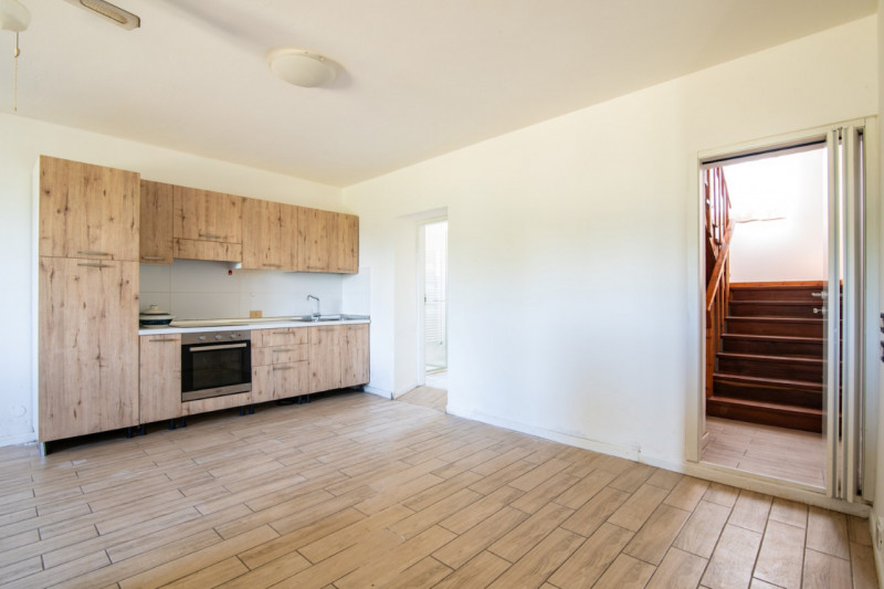 In una delle cornici più suggestive dei Colli Euganei, a Lozzo Atestino nella tranquilla e verdeg...