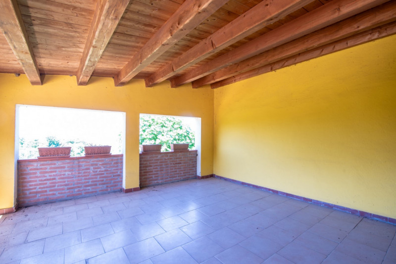 In una delle cornici più suggestive dei Colli Euganei, a Lozzo Atestino nella tranquilla e verdeg...