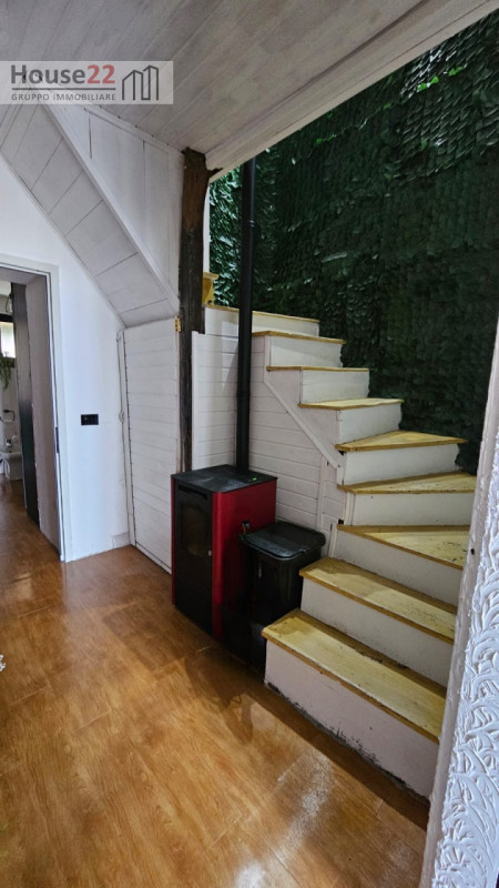 MONTE DI MALO-VICENZA. In posizione privilegiata e immersa nel verde delle colline di Monte di Ma...