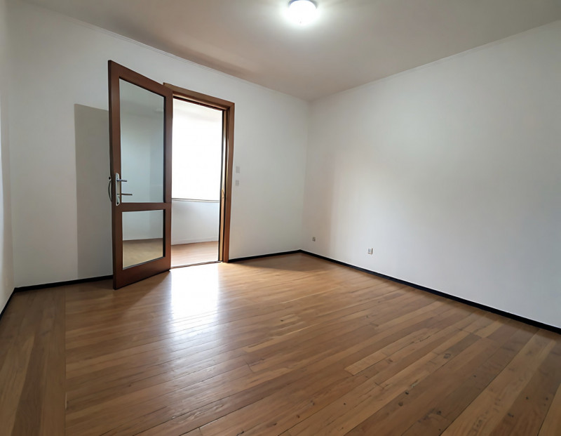 (Per INFO Mattias 3494222146) A Tarzo, in un ottimo contesto abitativo, si propone in vendita lum...