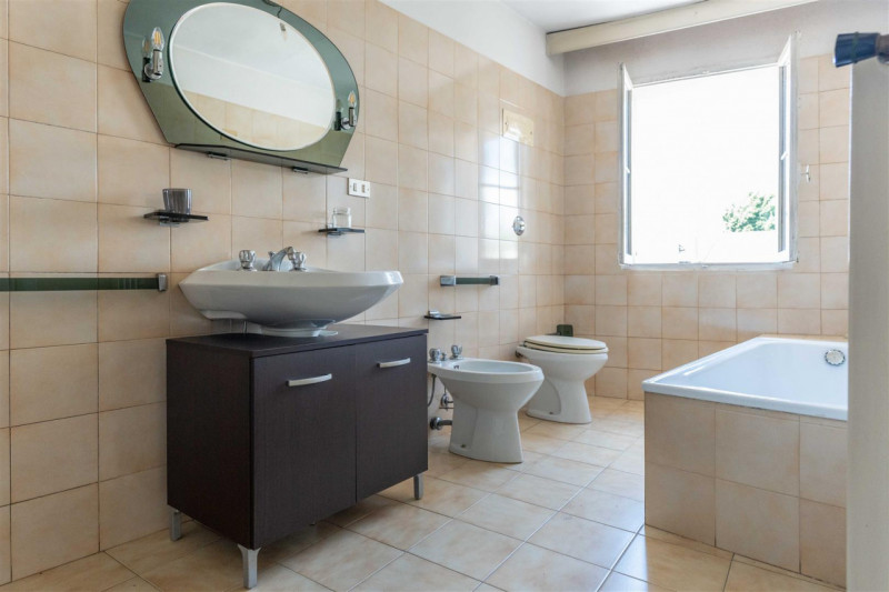 Vendesi a San Martino di Lupari, zona Campretto, casa indipendente in stile rustico con ampio sco...