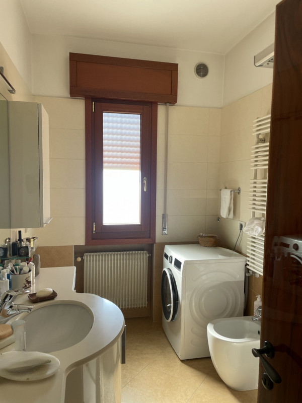 NOSTRA ESCLUSIVA: a pochi passi dal centro di Treviso comodo a tutti i servizi siamo a proporre u...