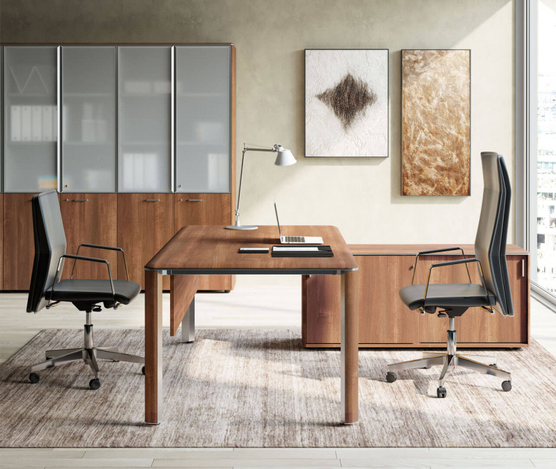 Comodissimo al centro città, proponiamo questo spazioso ufficio all'interno di un elegante e ben ...