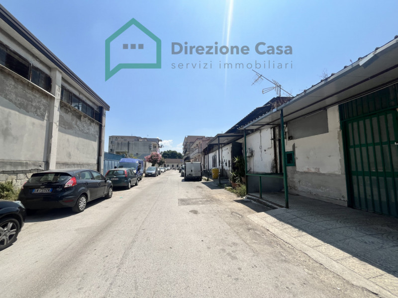 Napoli Affitto Capannone