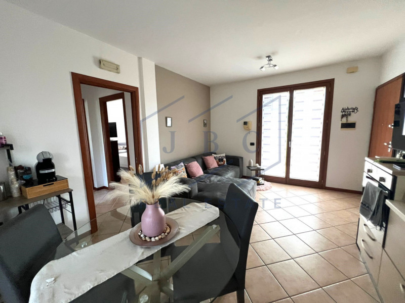 SAN STINO DI LIVENZA - (VE)
Siamo lieti di presentarvi, in esclusiva, un'opportunità immobiliare ...