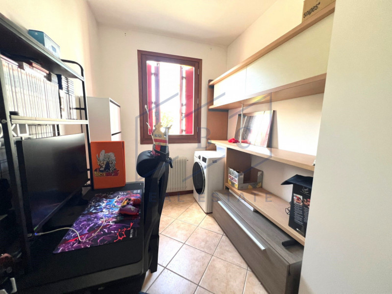 SAN STINO DI LIVENZA - (VE)
Siamo lieti di presentarvi, in esclusiva, un'opportunità immobiliare ...