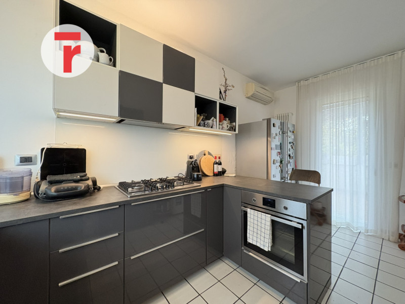 Bifamiliare in orrizontale ristrutturata nel quartiere San Carlo. L'immobile si trova in una zona...