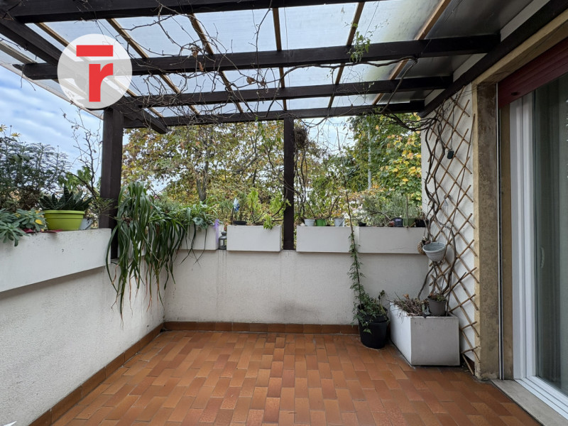 Bifamiliare in orrizontale ristrutturata nel quartiere San Carlo. L'immobile si trova in una zona...