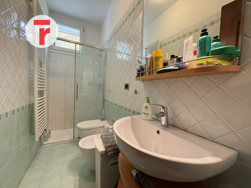 Bifamiliare in orrizontale ristrutturata nel quartiere San Carlo. L'immobile si trova in una zona...