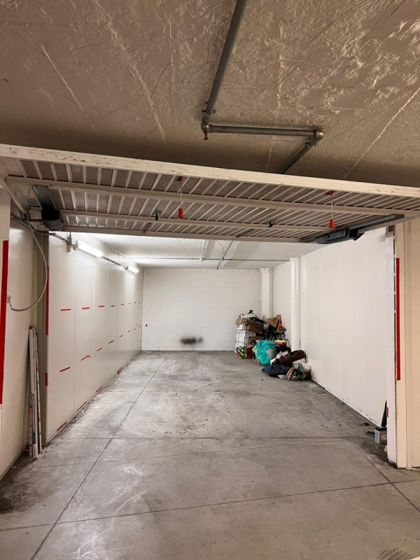 Parma Vendita Garage doppio