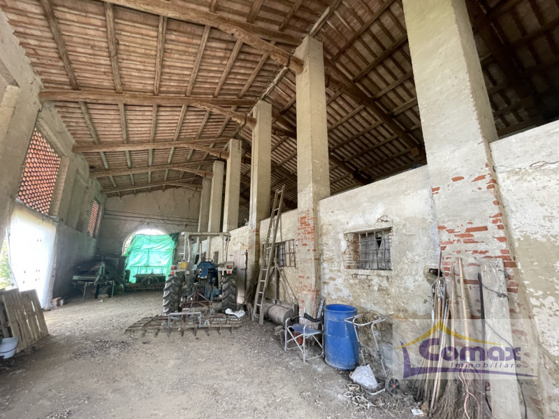 Scoprite un angolo di paradiso nel cuore della campagna veneta, con questo affascinante rustico s...