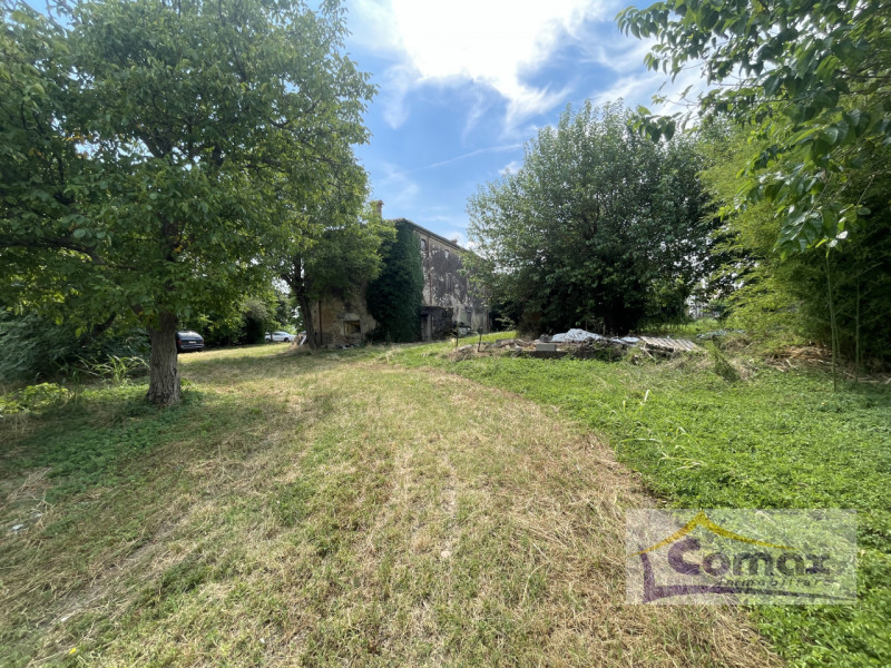 Scoprite un angolo di paradiso nel cuore della campagna veneta, con questo affascinante rustico s...