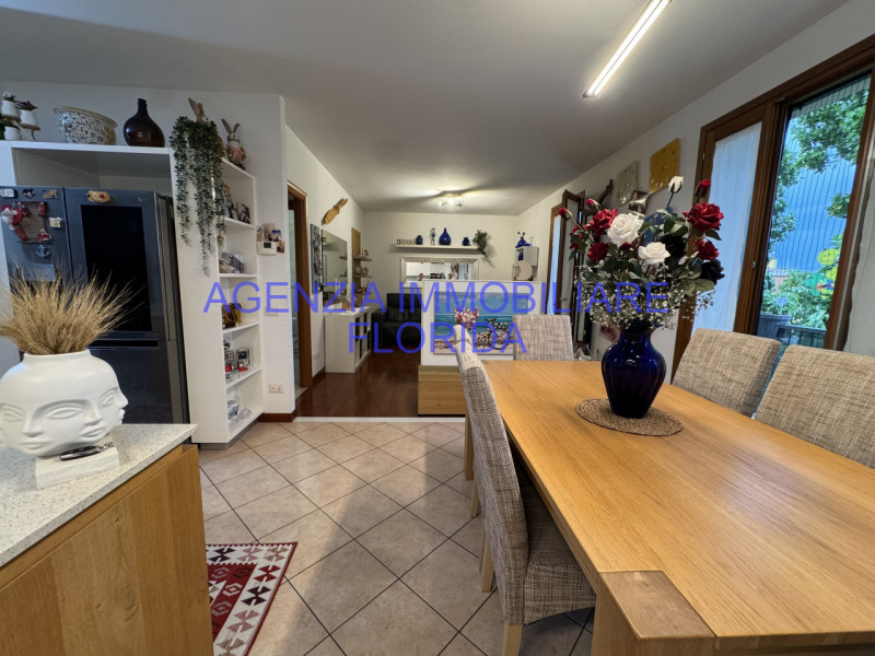 A Camposampiero, in una zona tranquilla e leggermente periferica, vi proponiamo un bellissimo app...