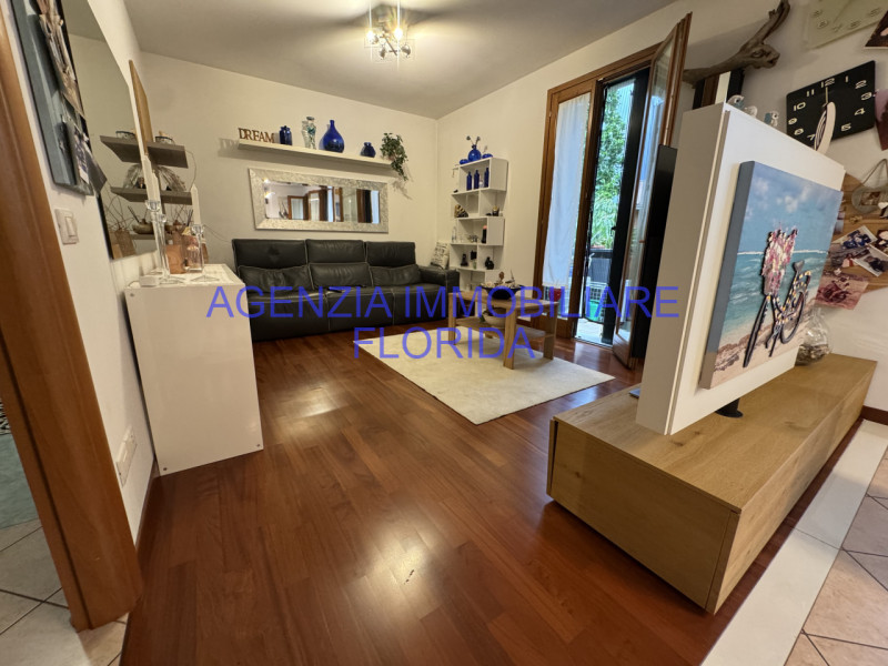 A Camposampiero, in una zona tranquilla e leggermente periferica, vi proponiamo un bellissimo app...