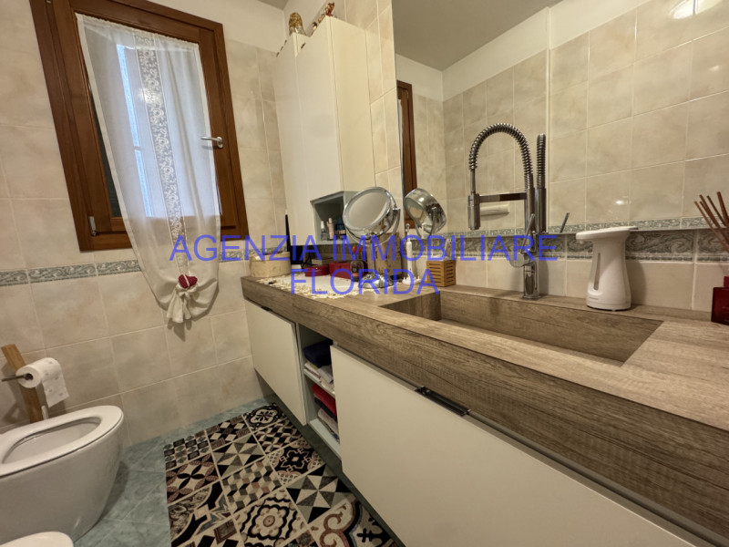 A Camposampiero, in una zona tranquilla e leggermente periferica, vi proponiamo un bellissimo app...