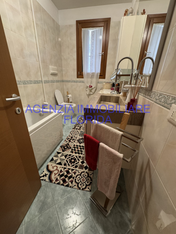 A Camposampiero, in una zona tranquilla e leggermente periferica, vi proponiamo un bellissimo app...