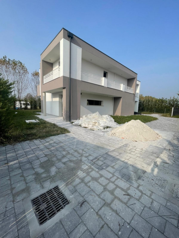 Abano Terme, quartiere San Lorenzo, proponiamo un'esclusiva villa singola in costruzione in class...