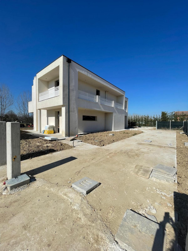 Abano Terme, quartiere San Lorenzo, proponiamo un'esclusiva villa singola in costruzione in class...