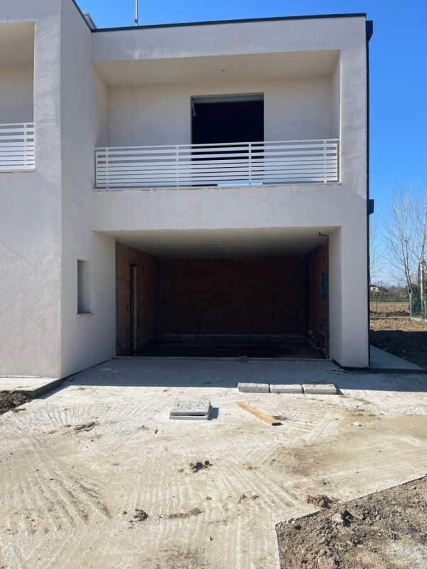 Abano Terme, quartiere San Lorenzo, proponiamo un'esclusiva villa singola in costruzione in class...