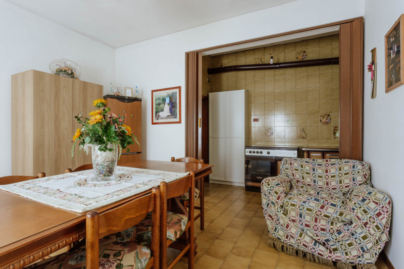 A Monselice, nel cuore del quartiere residenziale di San Bortolo, proponiamo in vendita una casa ...