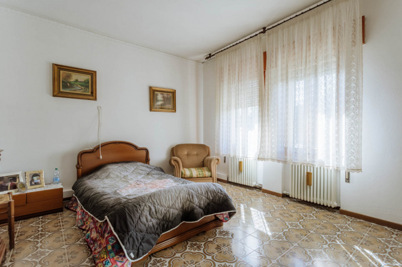 A Monselice, nel cuore del quartiere residenziale di San Bortolo, proponiamo in vendita una casa ...