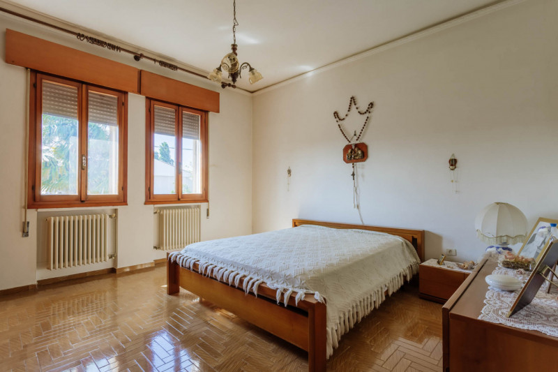 A Monselice, nel cuore del quartiere residenziale di San Bortolo, proponiamo in vendita una casa ...