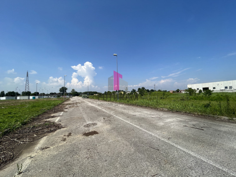 rif.458MIC - Per info 3473209826 - In zona industriale ad Arsego LOTTO EDIFICABILE industriale di...