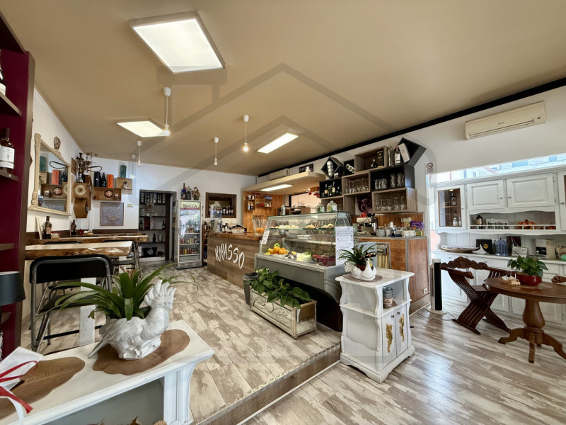 MONTEGROTTO TERME - In posizione strategica, nel cuore di Montegrotto Terme e a ridosso del confi...