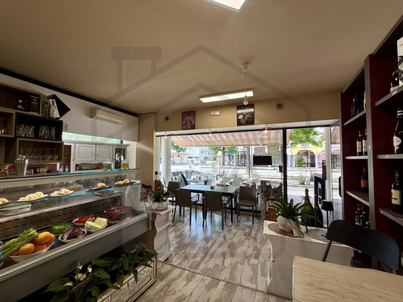 MONTEGROTTO TERME - In posizione strategica, nel cuore di Montegrotto Terme e a ridosso del confi...