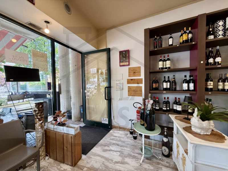 MONTEGROTTO TERME - In posizione strategica, nel cuore di Montegrotto Terme e a ridosso del confi...