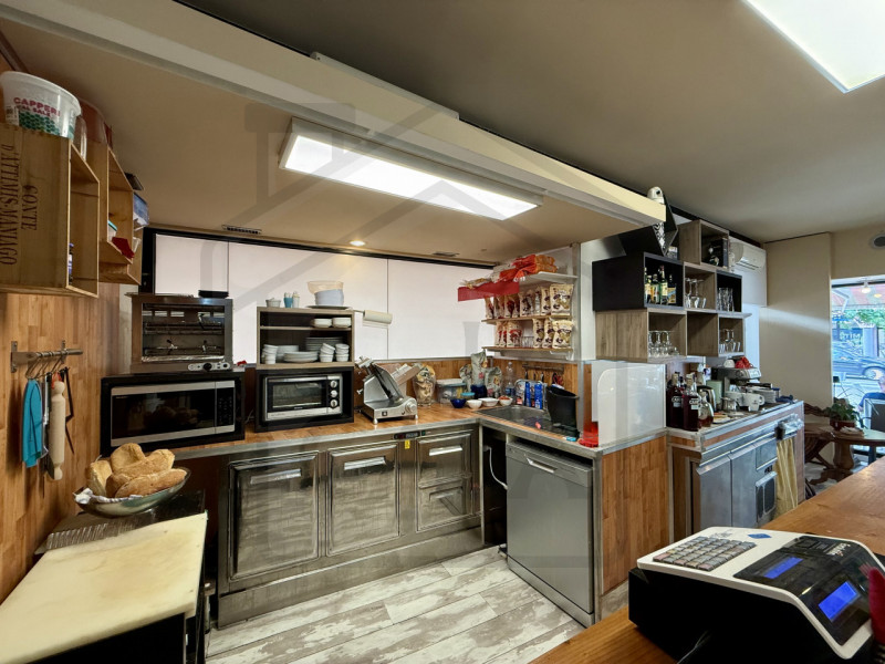 MONTEGROTTO TERME - In posizione strategica, nel cuore di Montegrotto Terme e a ridosso del confi...