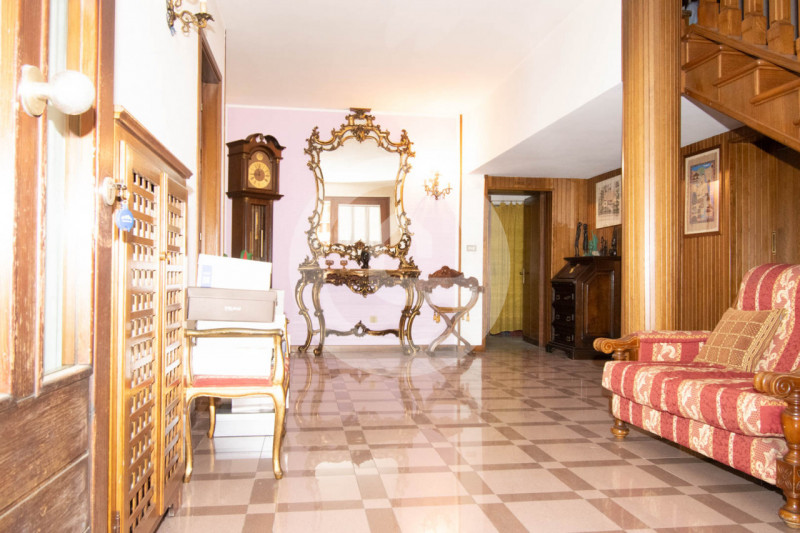 Situata nel comune di San Giorgio delle Pertiche, precisamente nella storica zona di Arsego, ques...