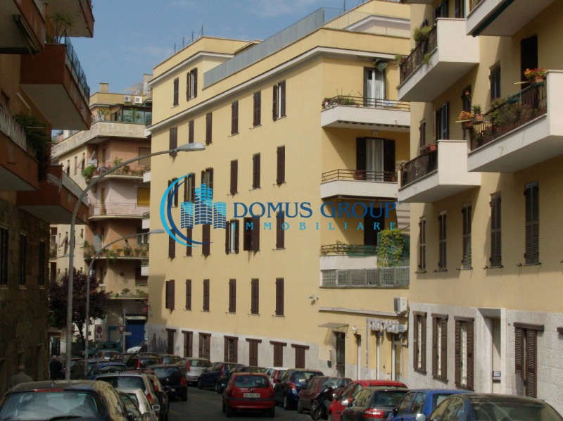 Roma Vendita Appartamento trilocale
