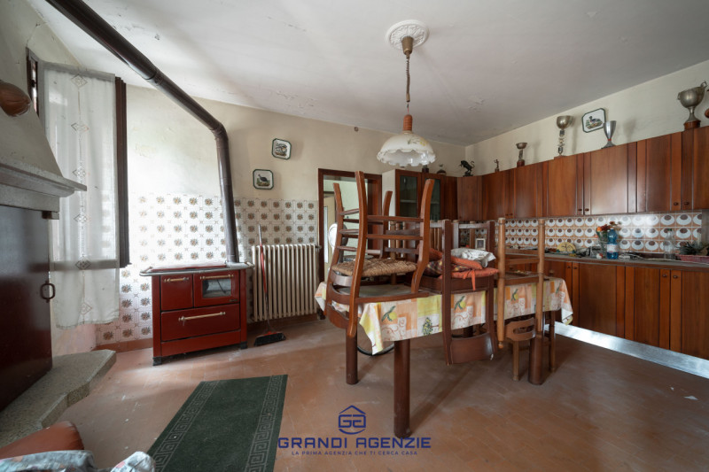 In posizione strategica, nel cuore di Campiglia dei Berici, proponiamo in vendita un interessante...