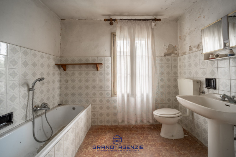 In posizione strategica, nel cuore di Campiglia dei Berici, proponiamo in vendita un interessante...