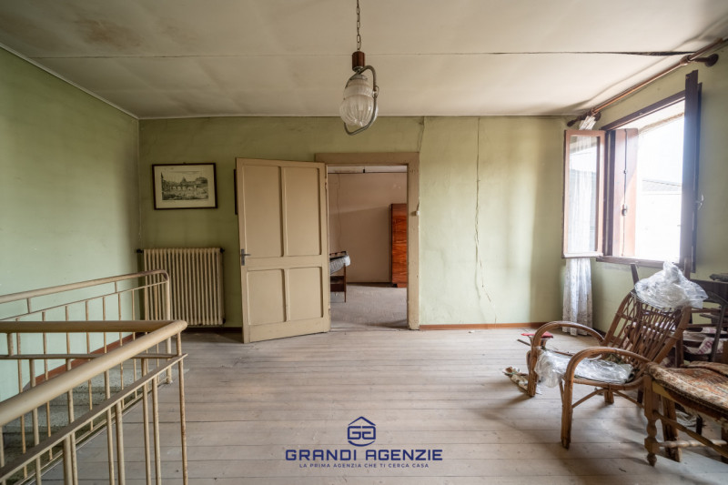 In posizione strategica, nel cuore di Campiglia dei Berici, proponiamo in vendita un interessante...